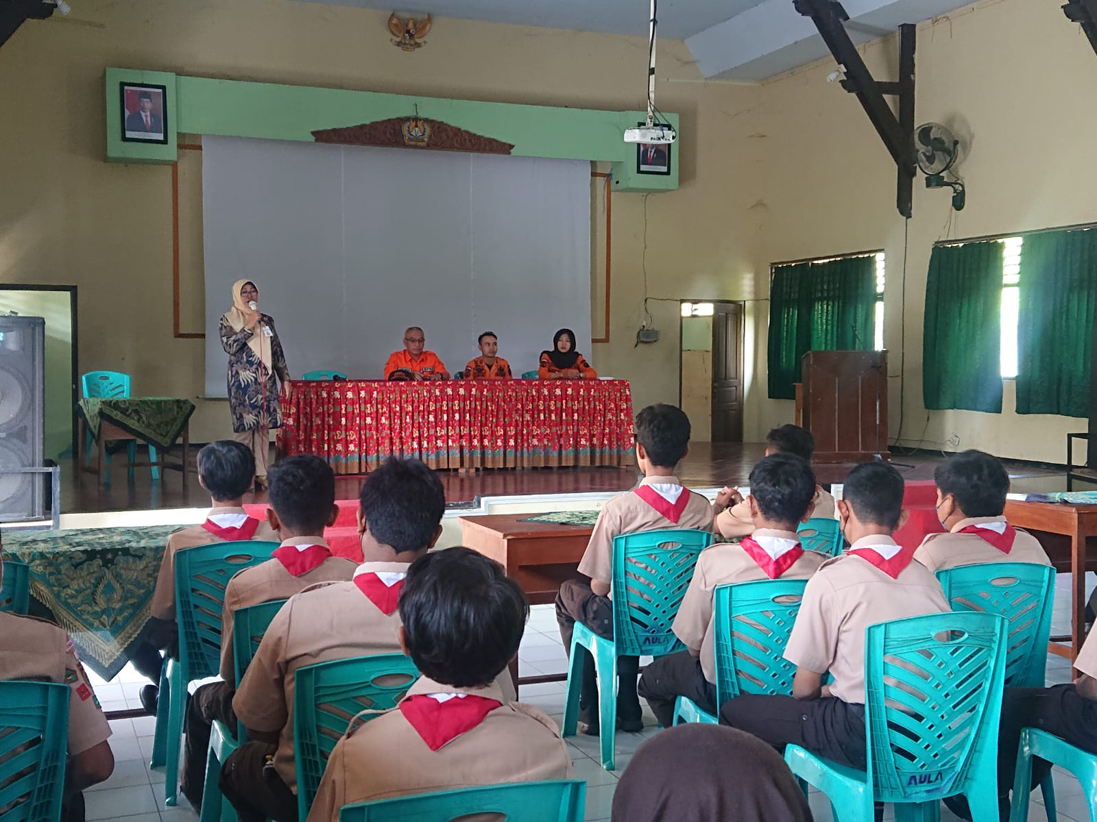 Bulan Layanan Khusus, BPBD Berikan Pelatihan Kebencanaan pada Siswa Sekolah