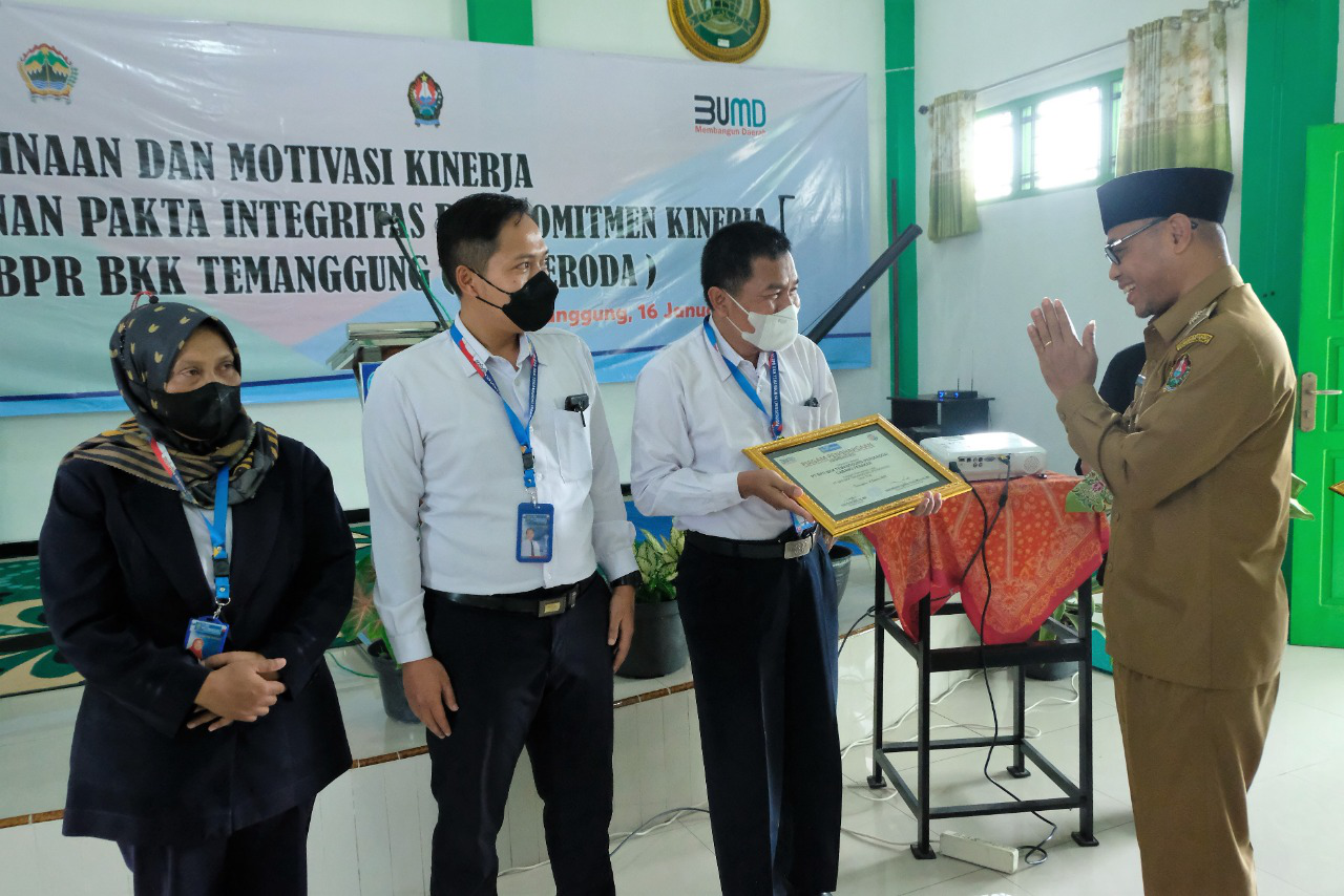 PT. BPR BKK Temanggung Adakan Pembinaan dan Motivasi Kinerja Pegawai