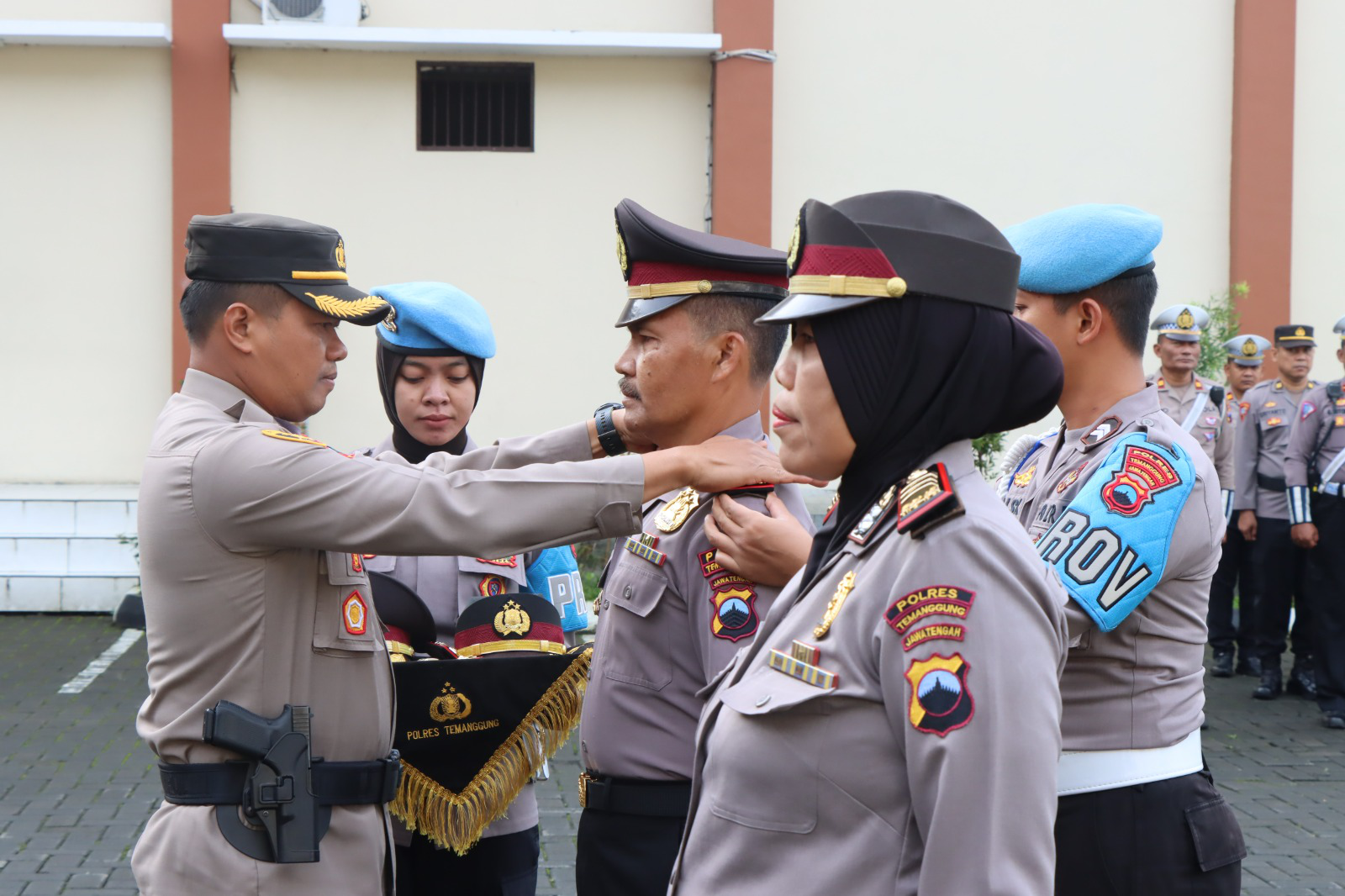 Dua Perwira Polres Temanggung Dapat Kenaikan Pangkat Pengabdian