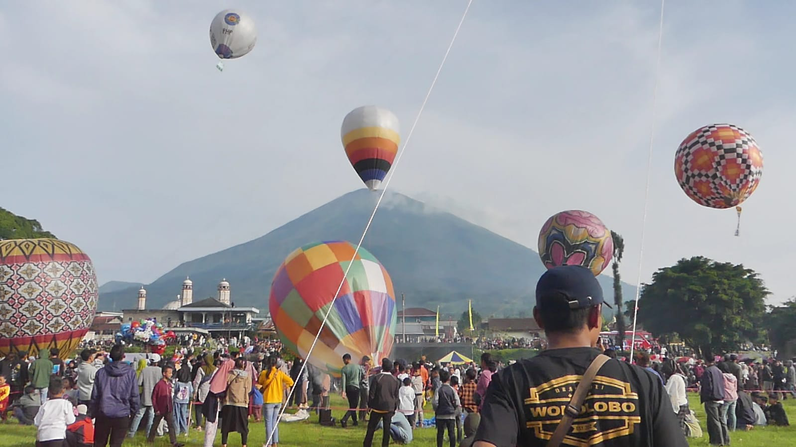 Festival Balon Udara Meriahkan Libur Lebaran 2023