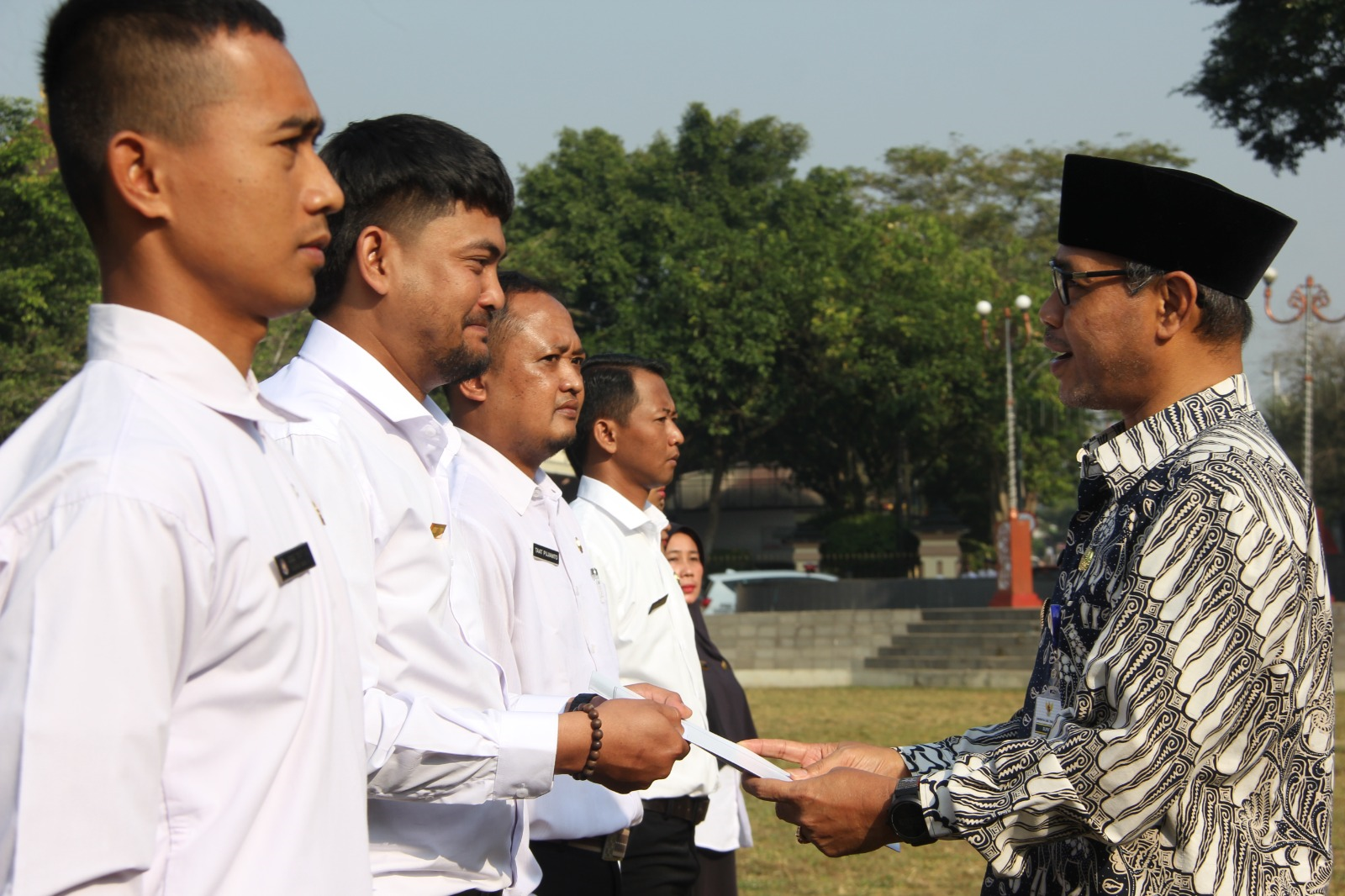 Serahkan 504 SK PPPK, Bupati Harapkan Energi Baru Layani Masyarakat