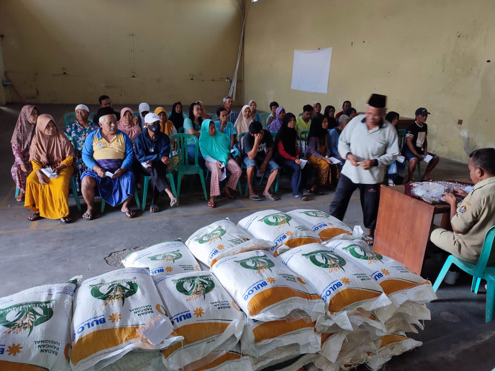 Pemerintah Salurkan Beras Cadangan Pangan pada 83 Ribu Warga di Temanggung