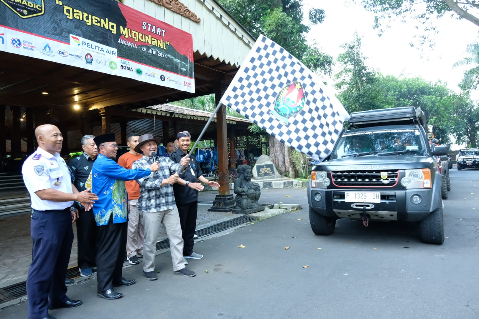 Gayeng Migunani Bersama Nomadic Adventure