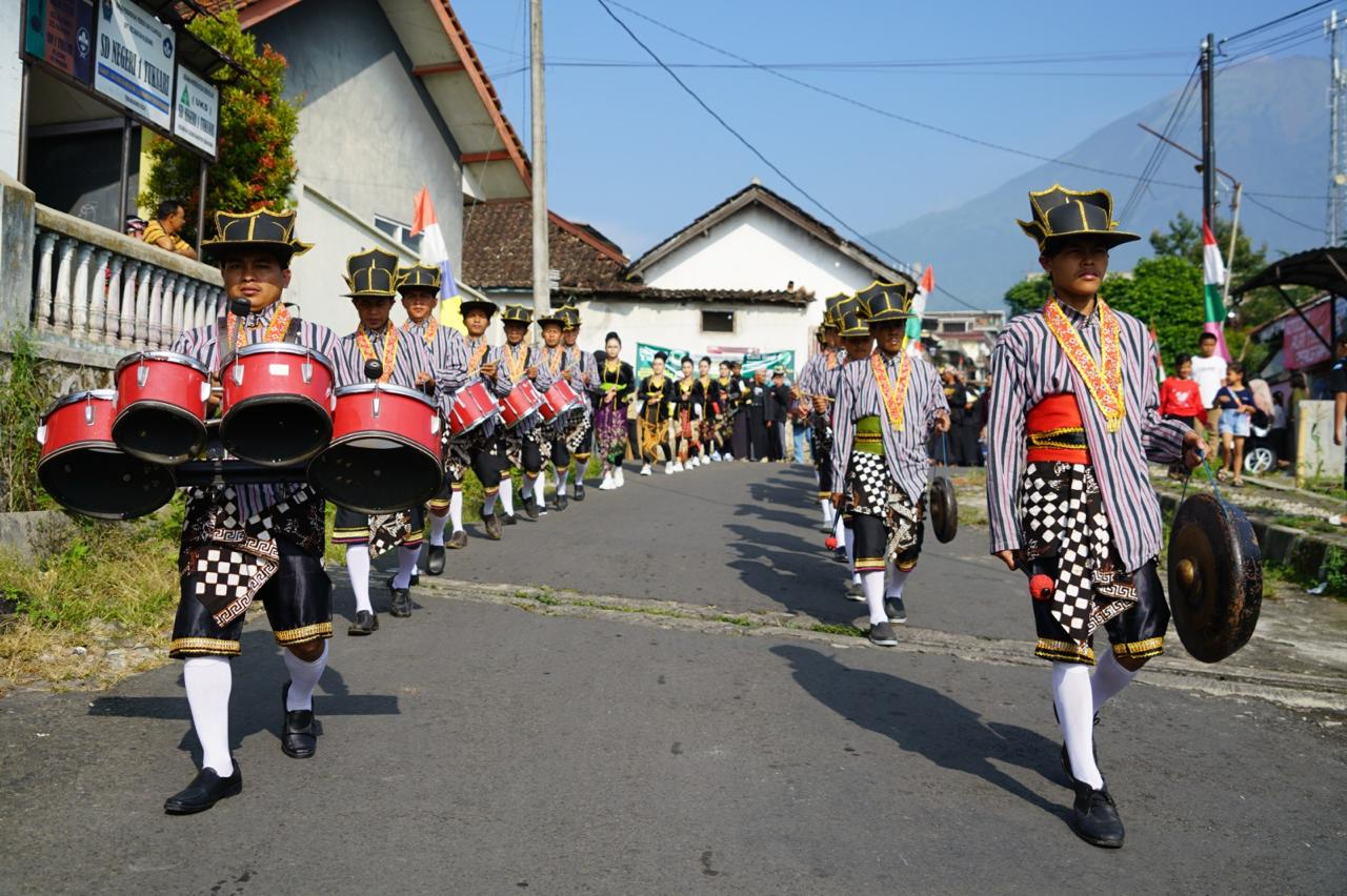 Satu Abad Tuksari Menuju Desa Berdikari