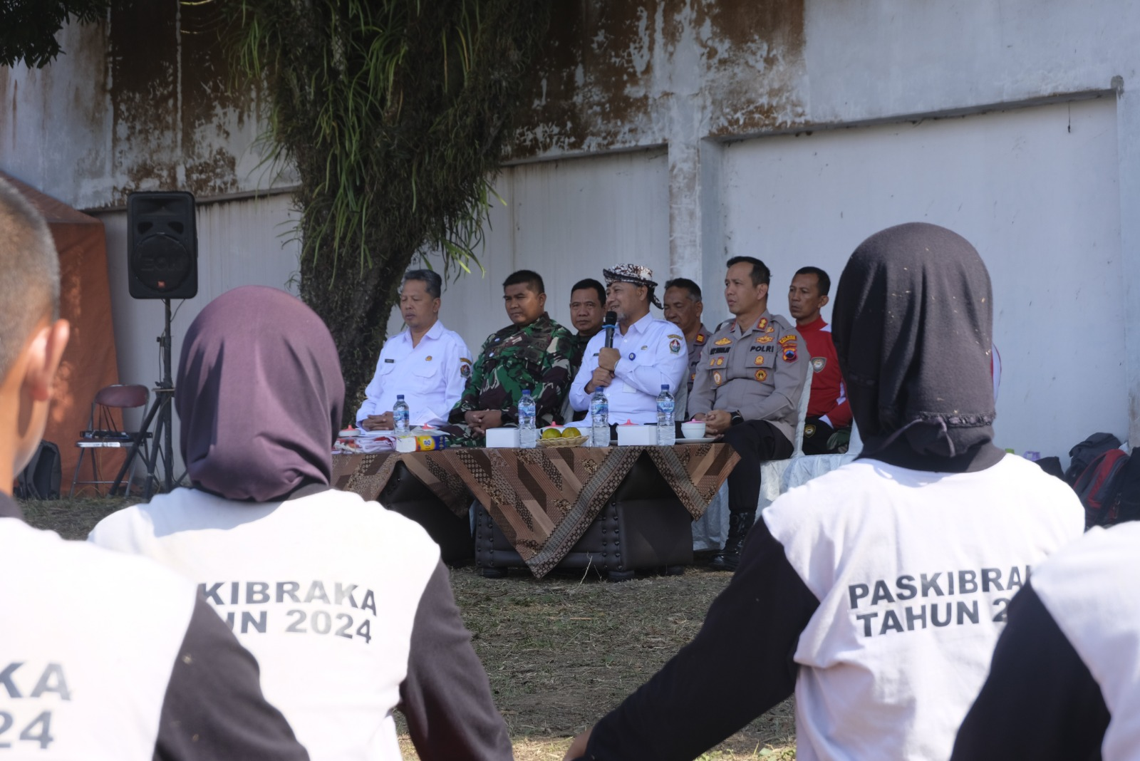 Tinjau Sesi Latihan Paskibraka, Pj. Bupati Berikan Motivasi dan Arahan