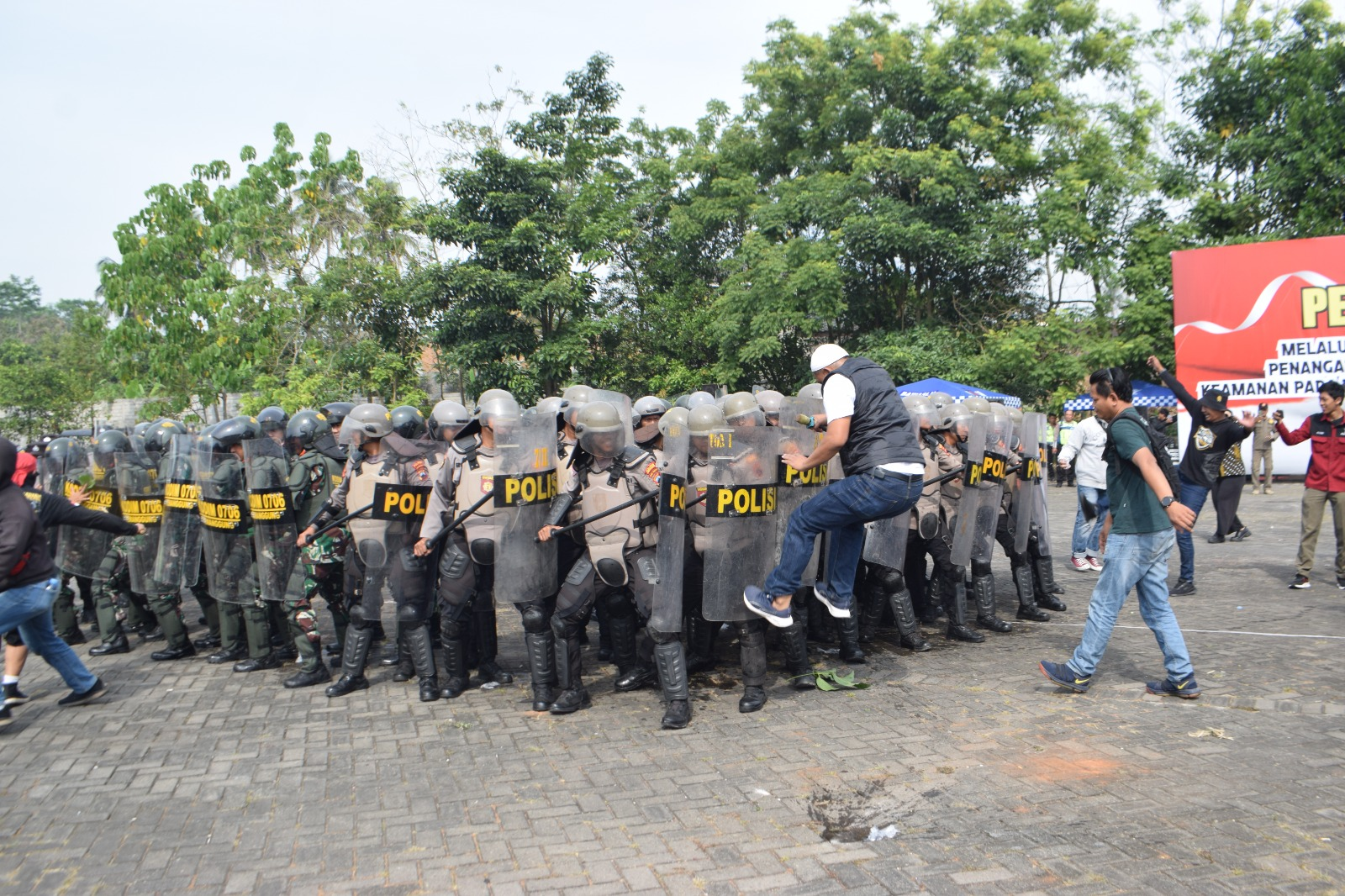 Pastikan Kesiapan Pengamanan Pilkada, Polres Temanggung Gelar Simulasi Sispamkota