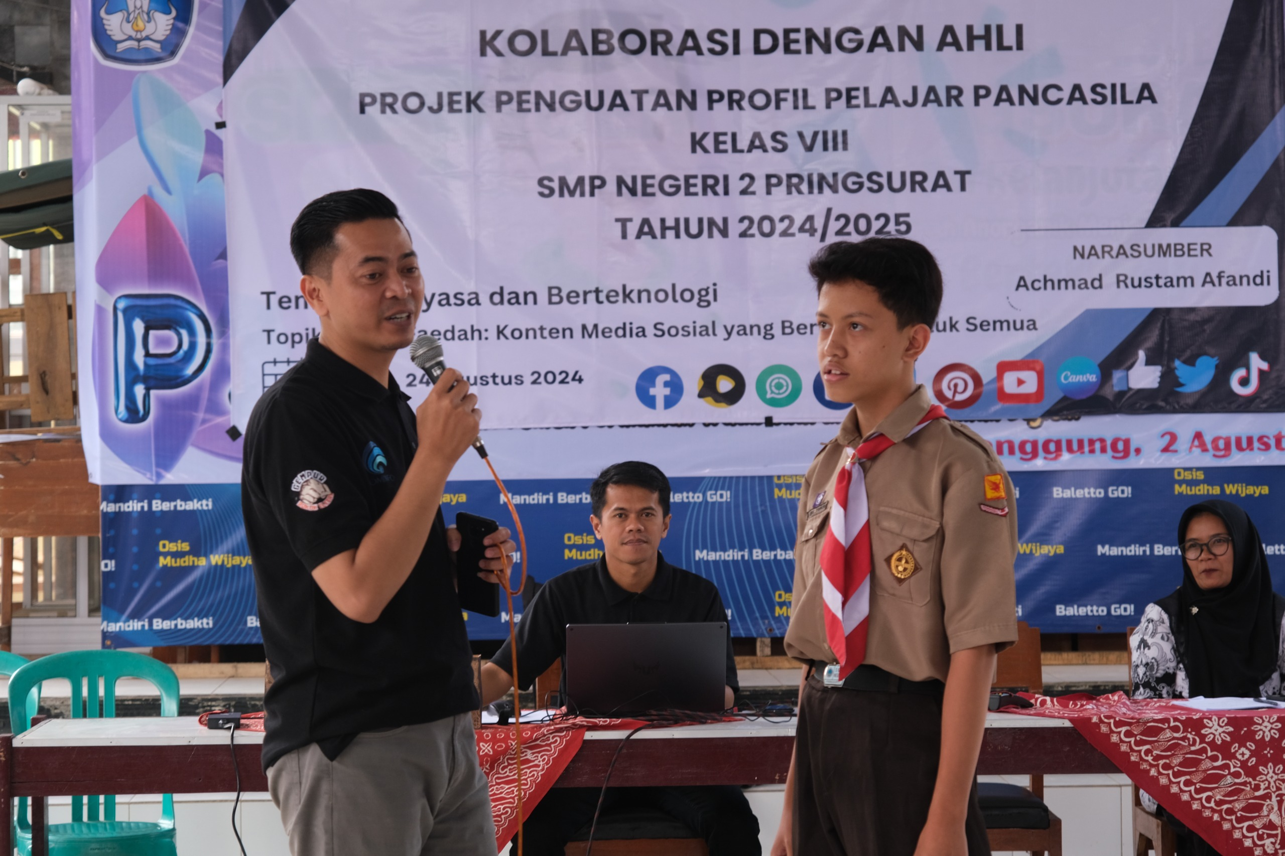 Dinkominfo Ajak Siswa SMPN 2 Pringsurat Bijak dan Cakap Bermedsos pada P5