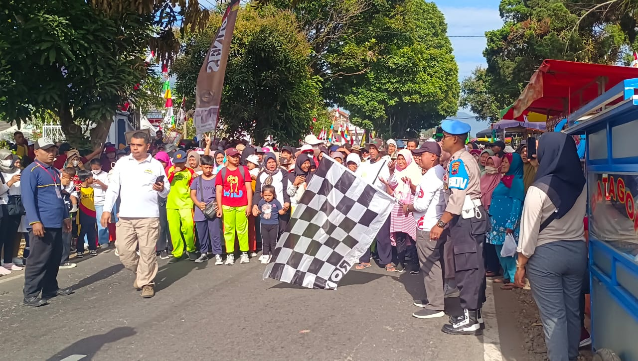 Masih dalam Rangkaian HUT ke-79 RI, Kecamatan Jumo Gelar Jalan Sehat