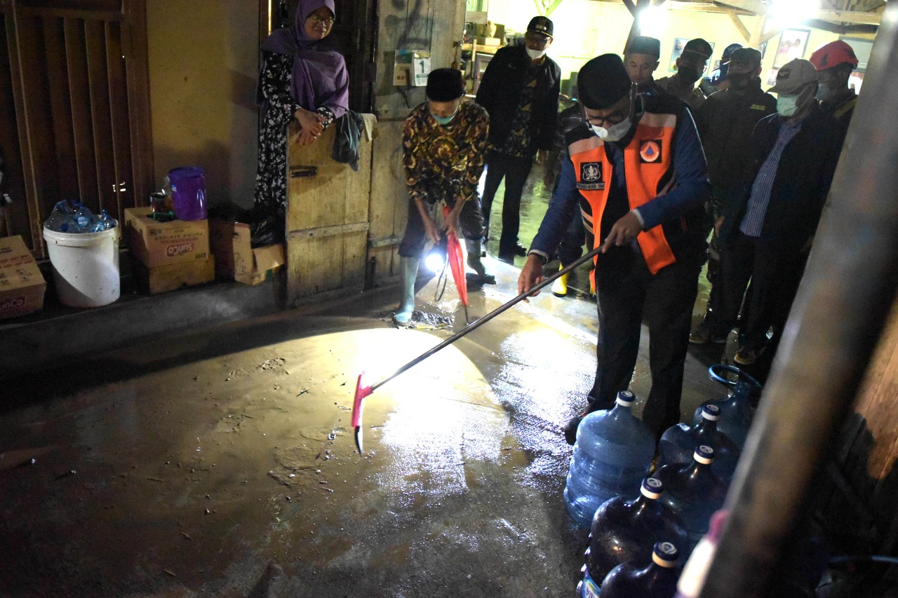 Bupati Gerak Cepat Tinjau Lokasi Banjir dan Cari Solusinya