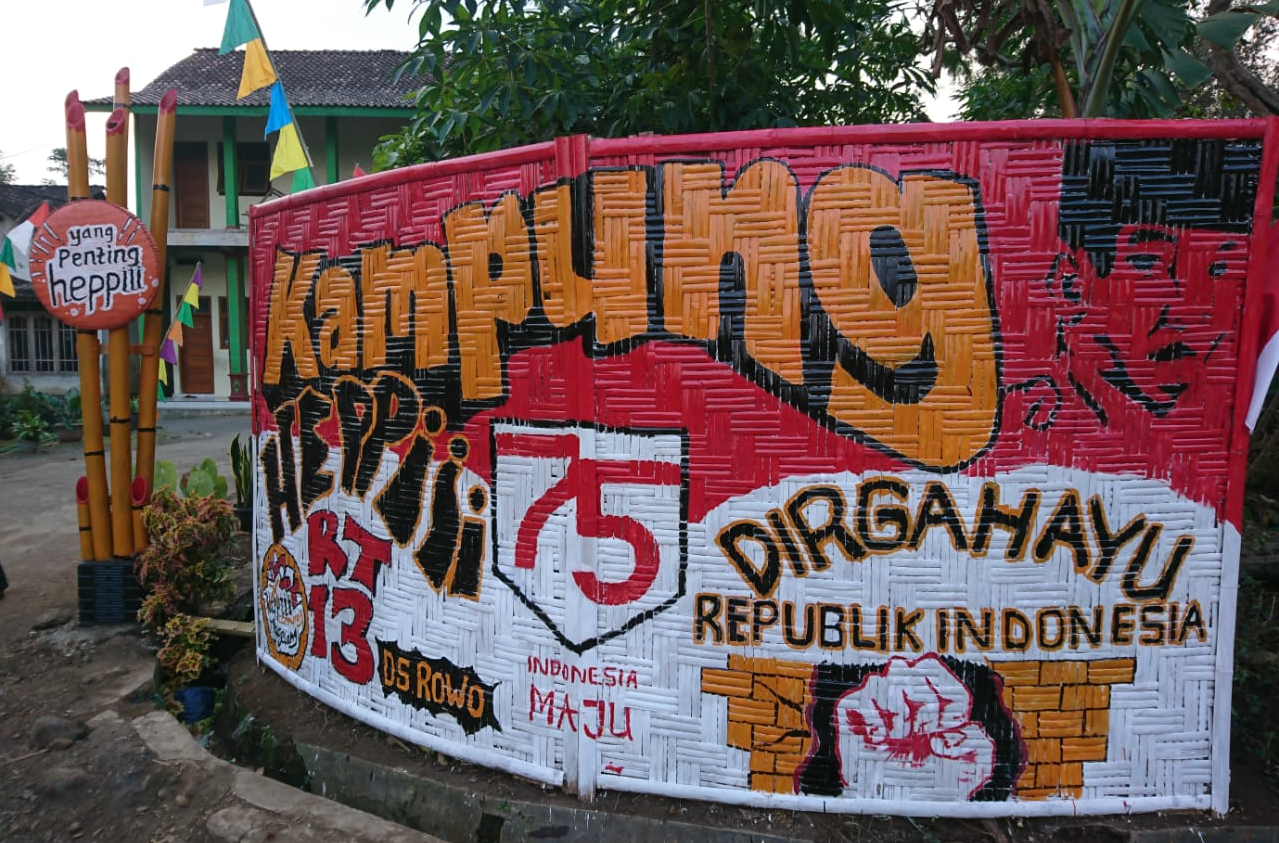 Sambut HUT ke-75 RI, Karang Taruna Rowo Adakan Lomba Gapura