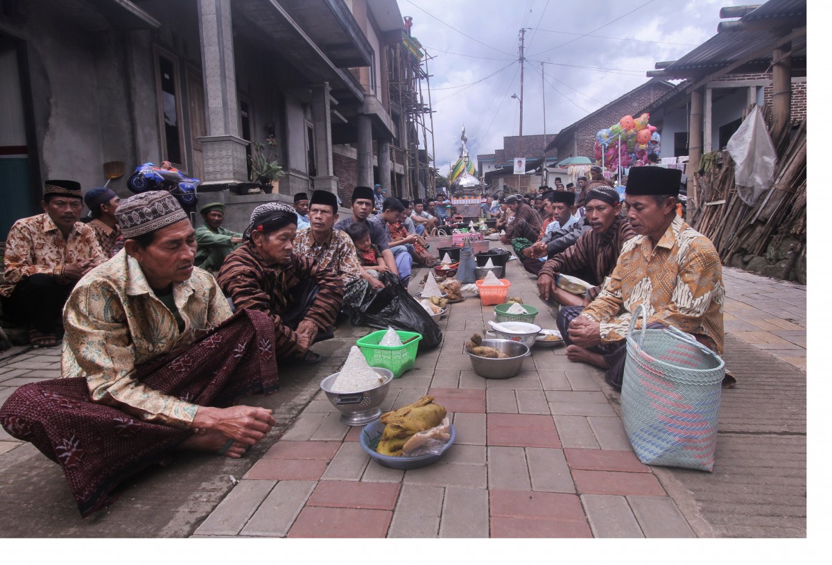 Adakan Kirap Sebelum Memasang Mustaka Masjid