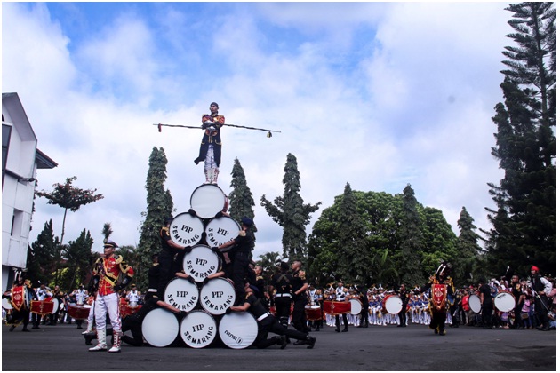 Masyarakat Temanggung Antusias Saksikan Marching Band Perwira Samudera 