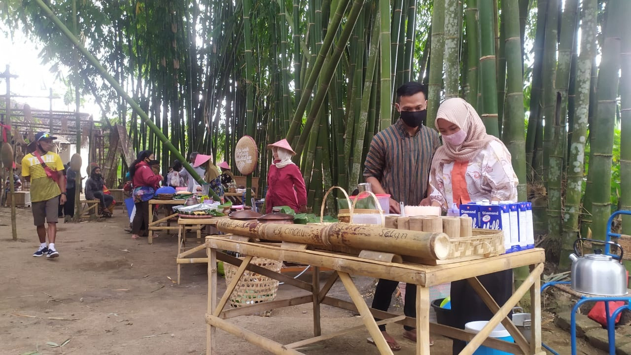 Wisata Pasar Ndeso Curug Thitang di Tengah Kota Temanggung