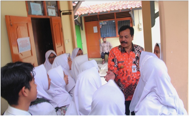 Pjs Bupati Temanggung Tinjau Pelaksanaan UNBK SMP